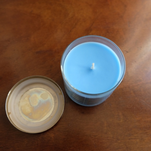 Bath & Body Works Other - Bath & Body Works Sparkling Berry Fizz 4 oz Candle Bath & Body Works Other - Bath & Body Works Sparkling Berry Fizz 4 oz Candle